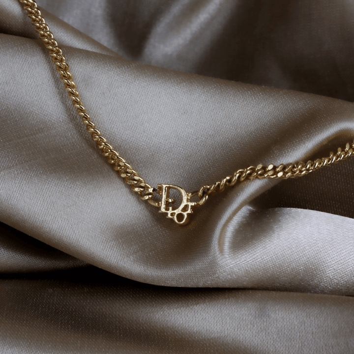 CHRISTIAN DIOR 極簡金色Logo項鏈 ｜1990年代極簡奢華 - Vintasy項鏈