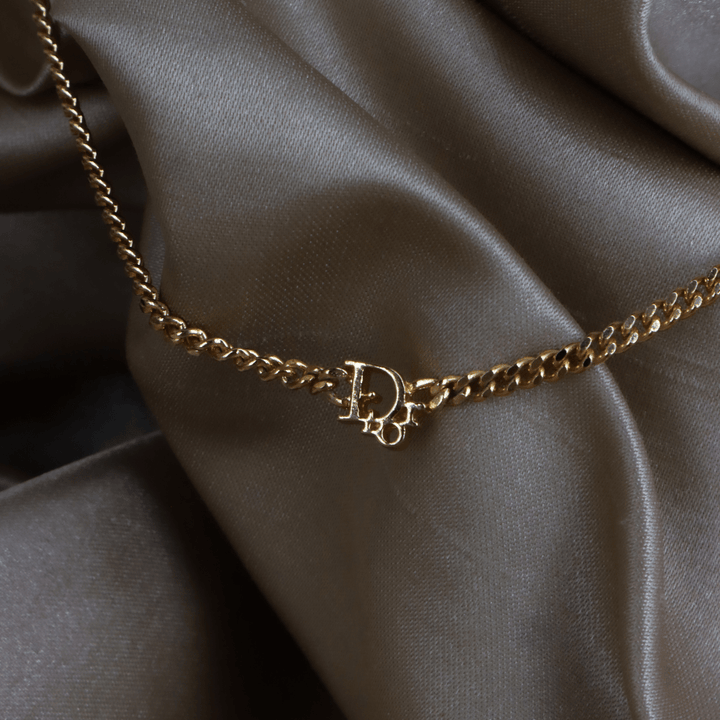 CHRISTIAN DIOR 極簡金色Logo項鏈 ｜1990年代極簡奢華 - Vintasy項鏈