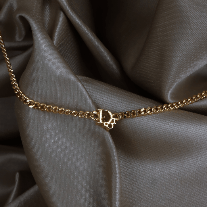 CHRISTIAN DIOR 極簡金色Logo項鏈 ｜1990年代極簡奢華 - Vintasy項鏈