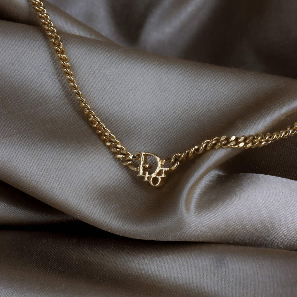 CHRISTIAN DIOR 極簡金色Logo項鏈 ｜1990年代極簡奢華 - Vintasy項鏈