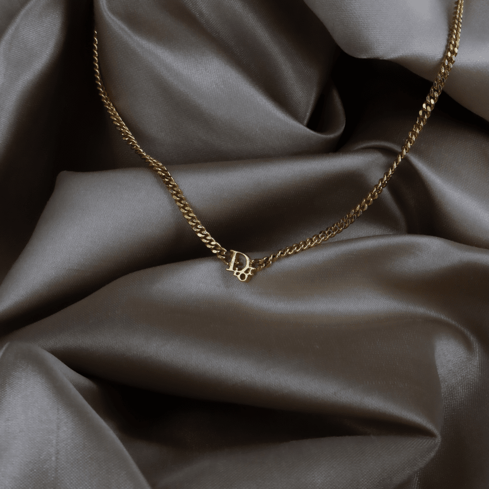 CHRISTIAN DIOR 極簡金色Logo項鏈 ｜1990年代極簡奢華 - Vintasy項鏈