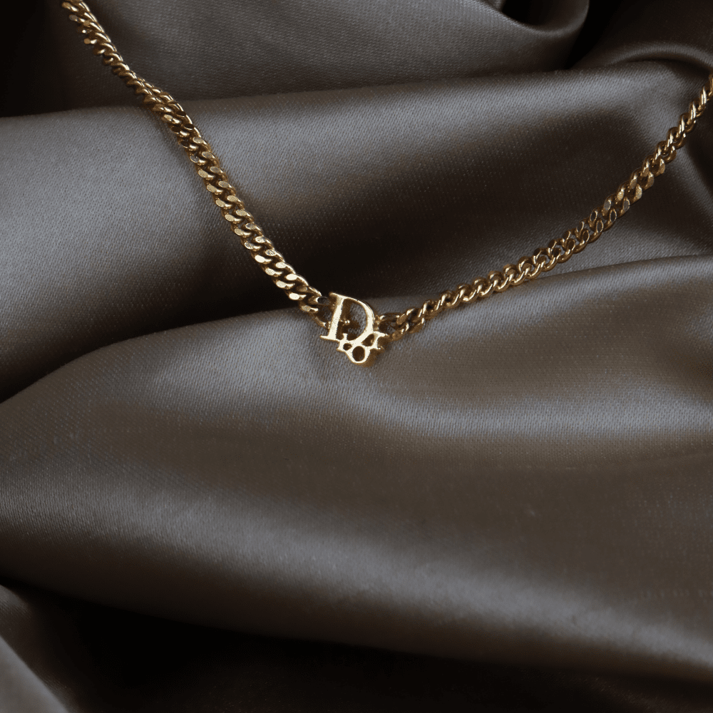 CHRISTIAN DIOR 極簡金色Logo項鏈 ｜1990年代極簡奢華 - Vintasy項鏈