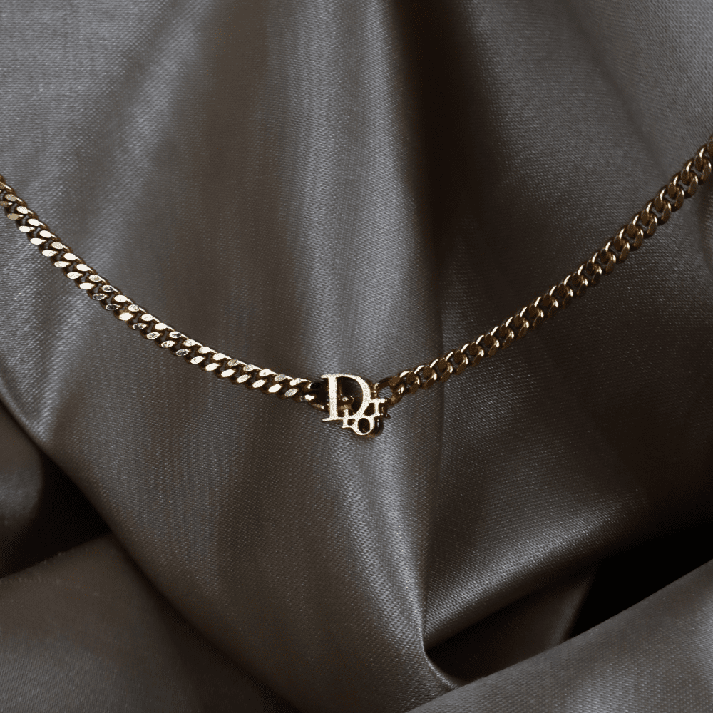 CHRISTIAN DIOR 極簡金色Logo項鏈 ｜1990年代極簡奢華 - Vintasy項鏈
