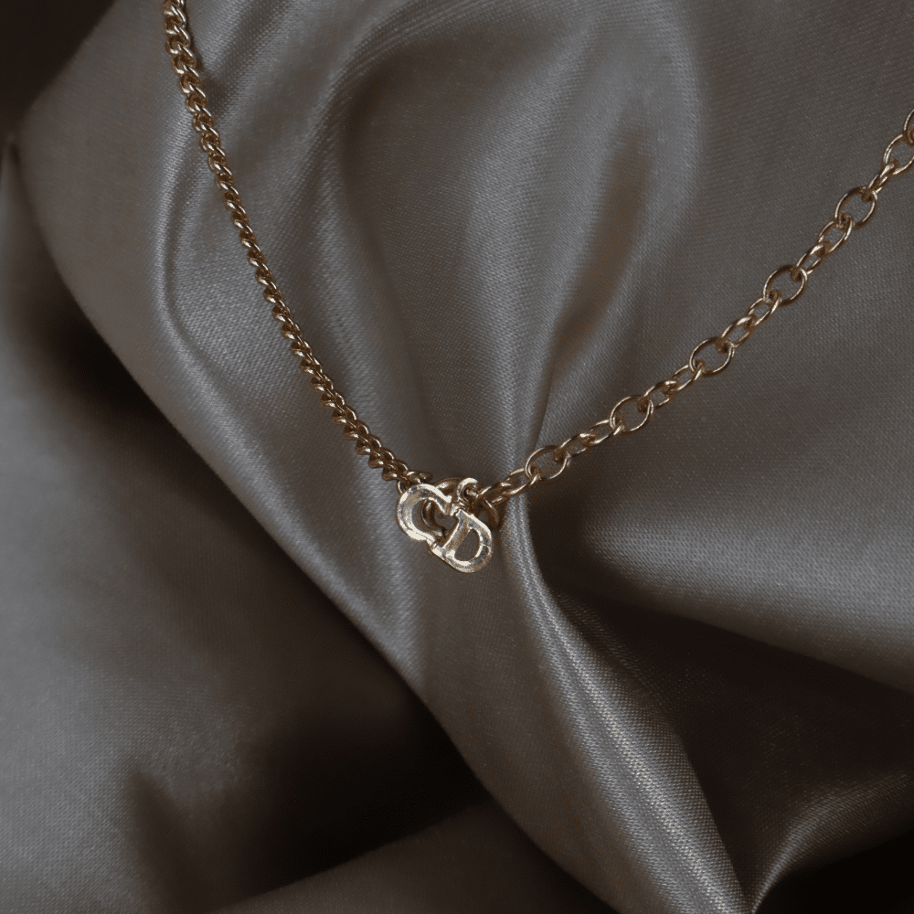 CHRISTIAN DIOR 極簡金色Logo項鏈 ｜1990年代極簡奢華 - Vintasy項鏈