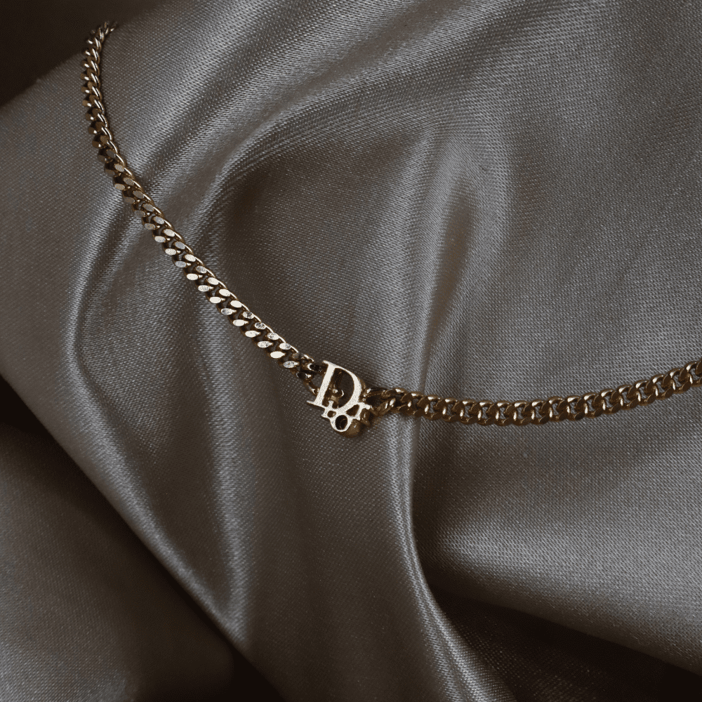 CHRISTIAN DIOR 極簡金色Logo項鏈 ｜1990年代極簡奢華 - Vintasy項鏈