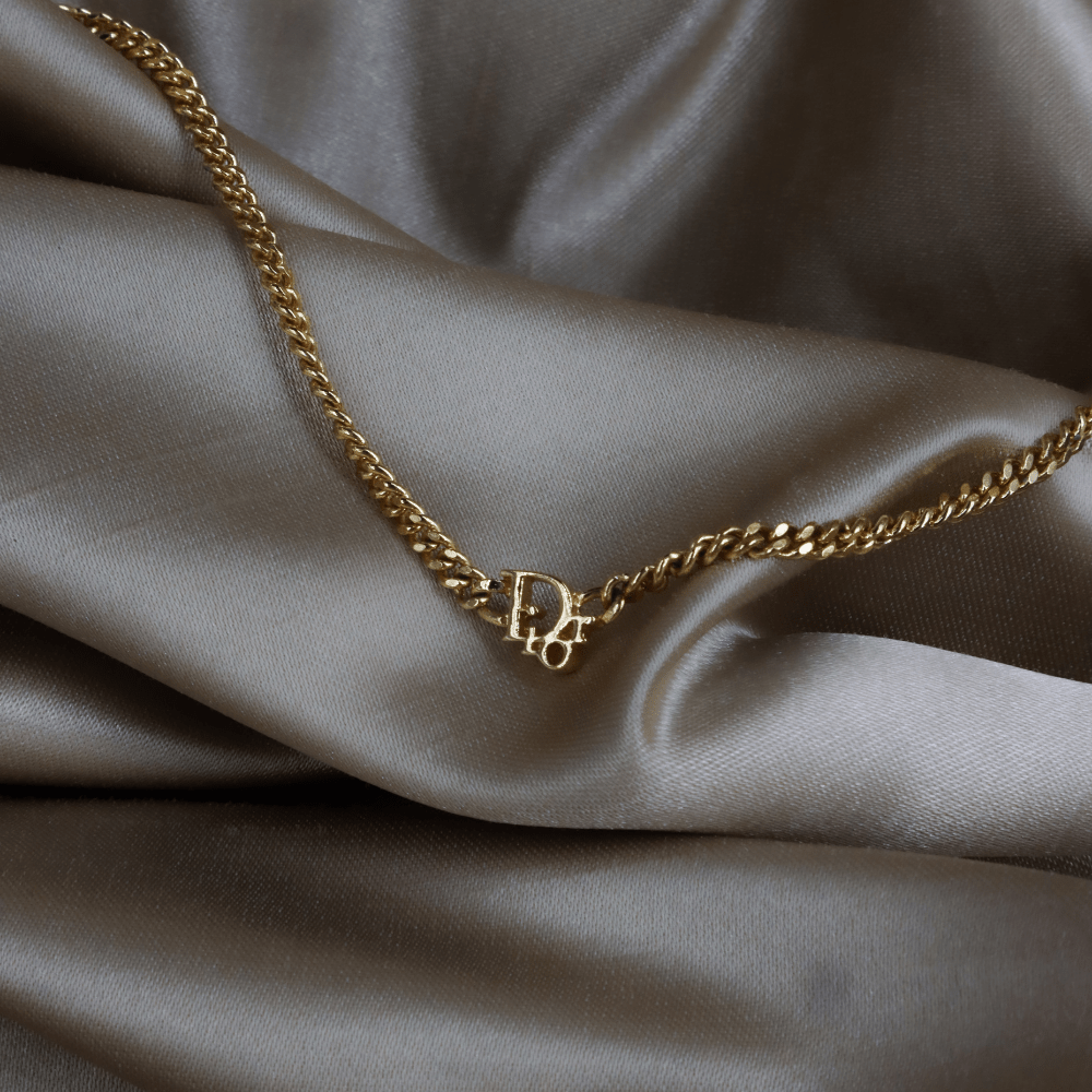 CHRISTIAN DIOR 極簡金色Logo項鏈 ｜1990年代極簡奢華 - Vintasy項鏈