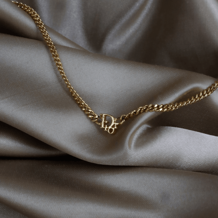 CHRISTIAN DIOR 極簡金色Logo項鏈 ｜1990年代極簡奢華 - Vintasy項鏈
