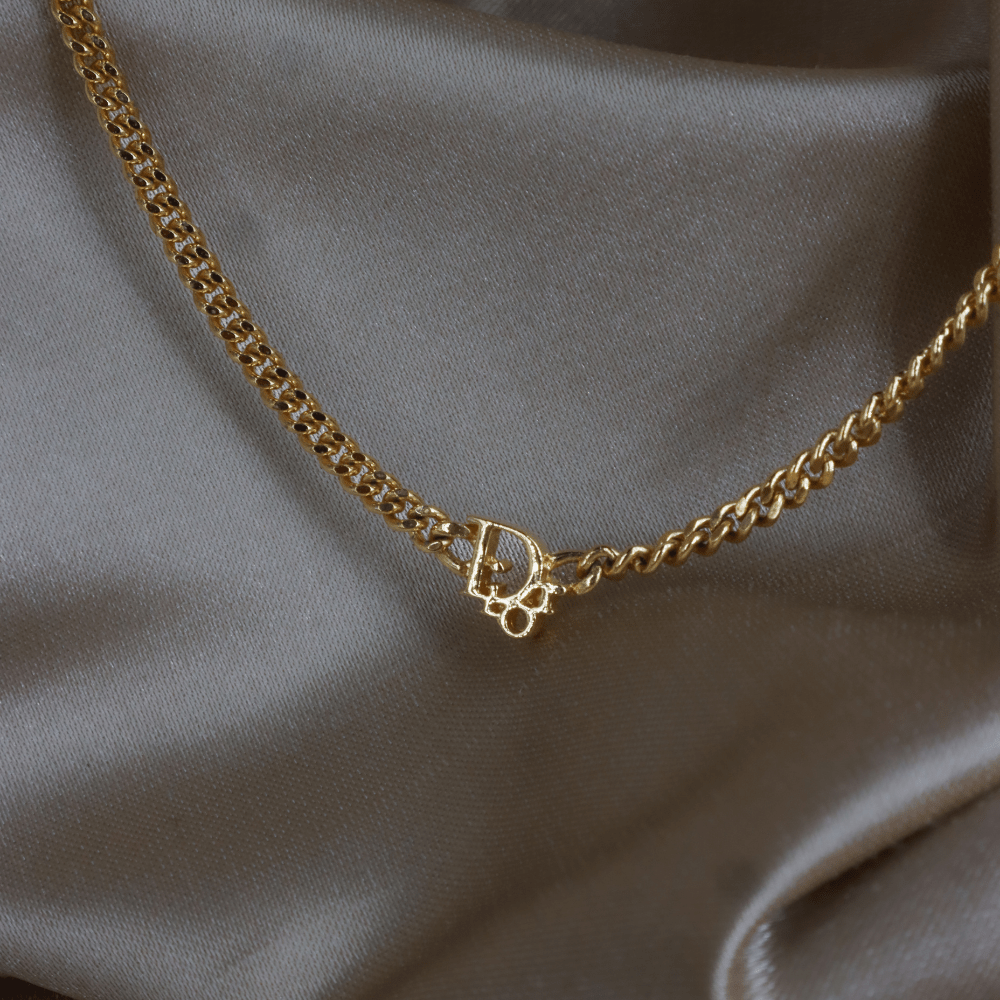 CHRISTIAN DIOR 極簡金色Logo項鏈 ｜1990年代極簡奢華 - Vintasy項鏈