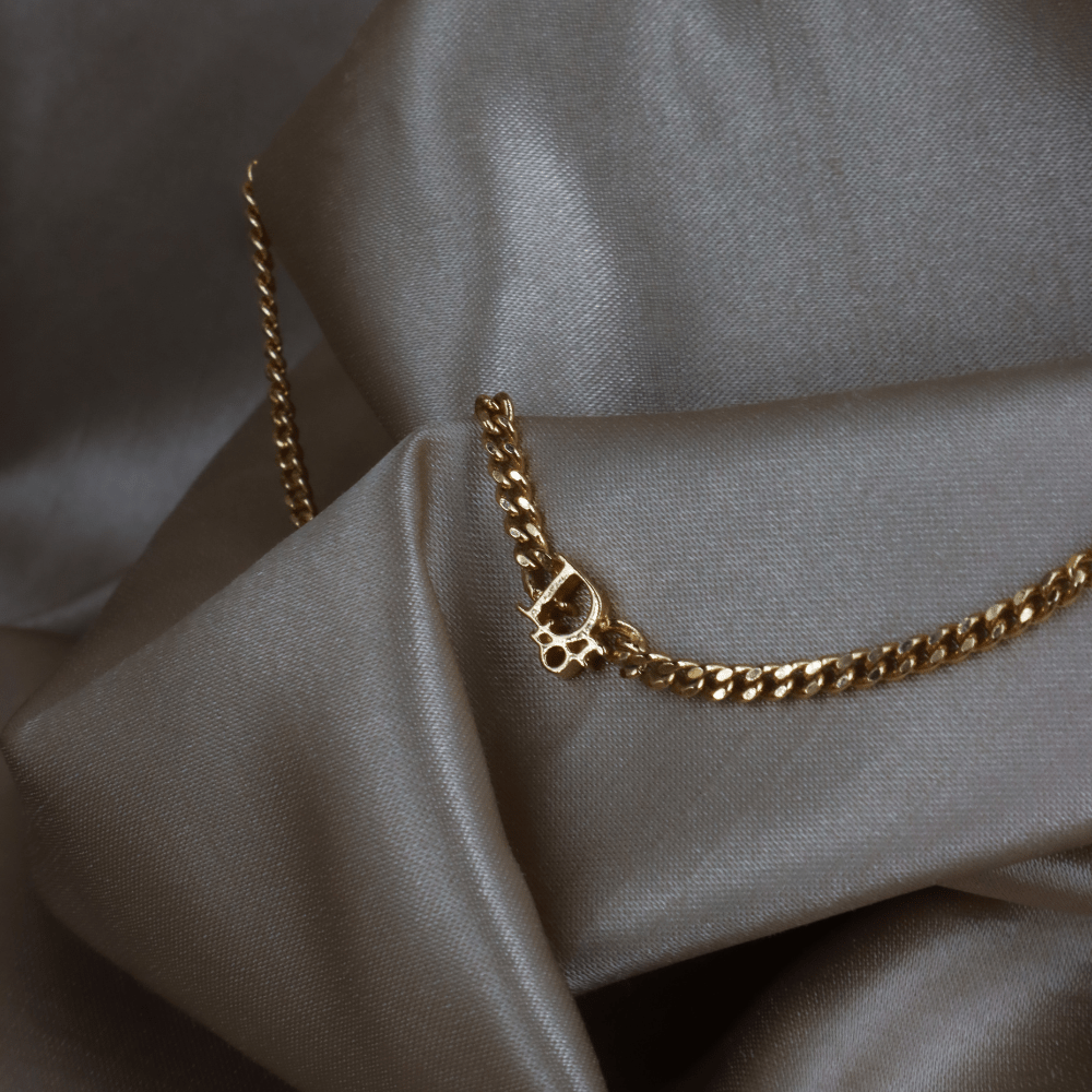 CHRISTIAN DIOR 極簡金色Logo項鏈 ｜1990年代極簡奢華 - Vintasy項鏈