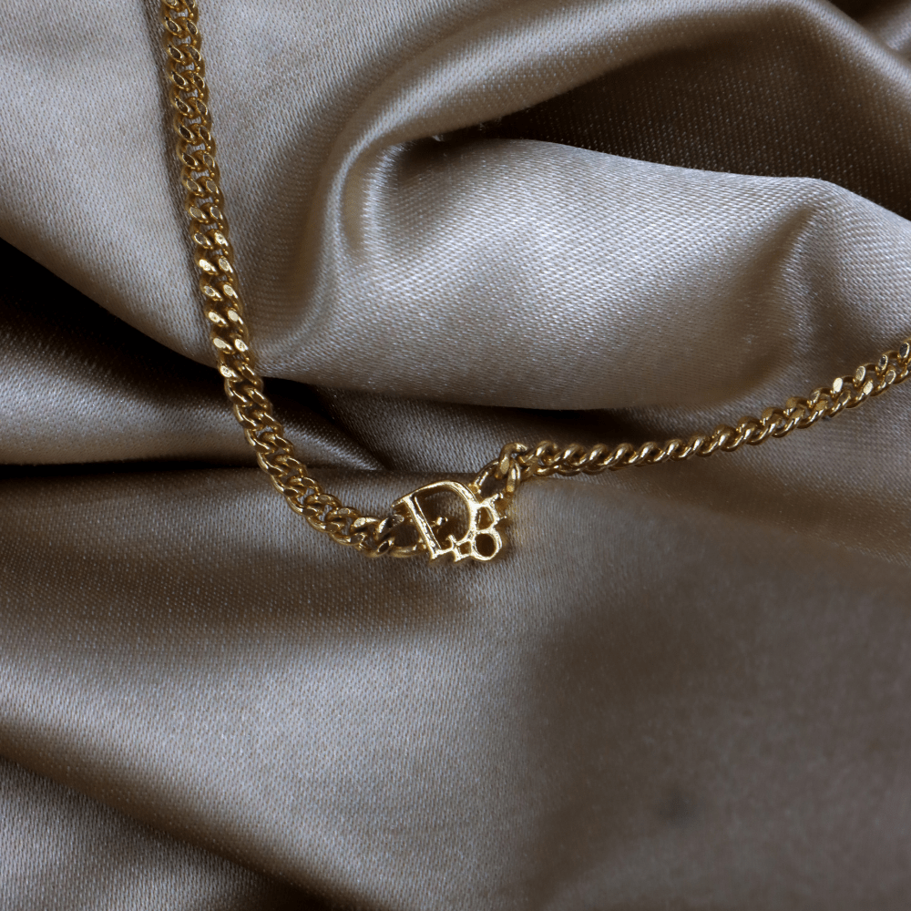 CHRISTIAN DIOR 極簡金色Logo項鏈 ｜1990年代極簡奢華 - Vintasy項鏈