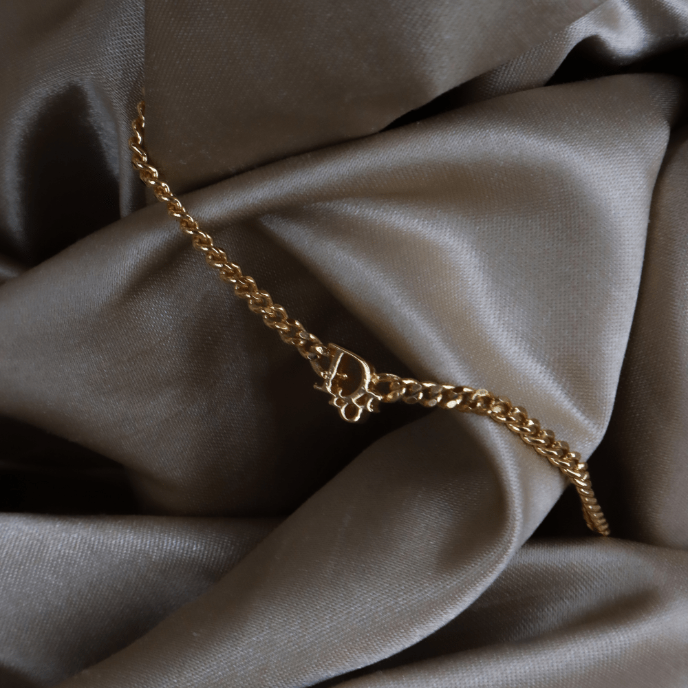 CHRISTIAN DIOR 極簡金色Logo項鏈 ｜1990年代極簡奢華 - Vintasy項鏈