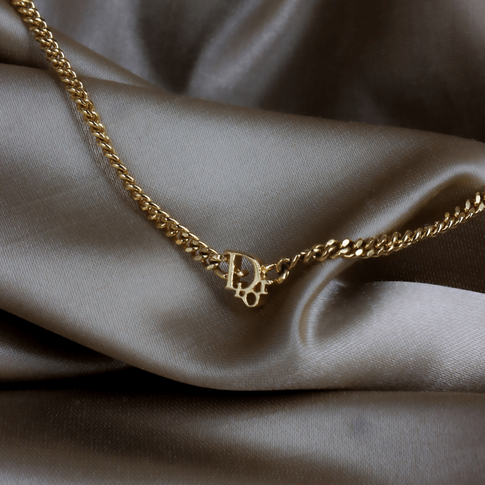 CHRISTIAN DIOR 極簡金色Logo項鏈 ｜1990年代極簡奢華 - Vintasy項鏈