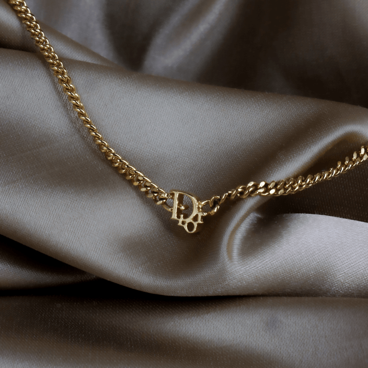 CHRISTIAN DIOR 極簡金色Logo項鏈 ｜1990年代極簡奢華 - Vintasy項鏈
