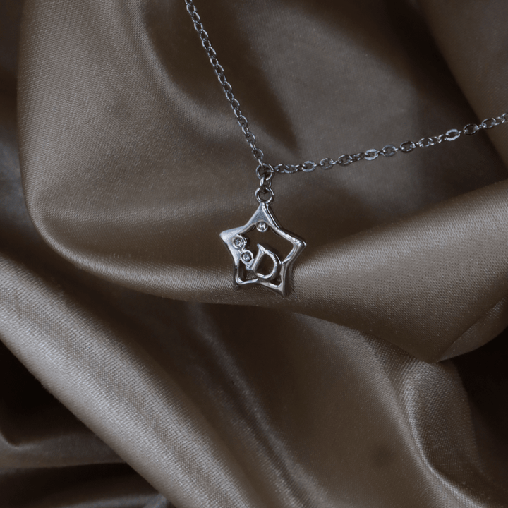 CHRISTIAN DIOR星形 Logo 水晶項鏈 ｜ 2000年經典 ｜未使用級美品 - Vintasy項鏈