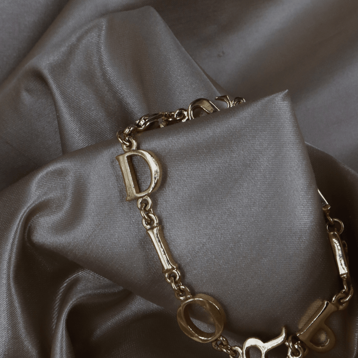 Christian Dior Logo字母手鏈（金色復古款）| 附原盒 未使用 - Vintasy手鏈