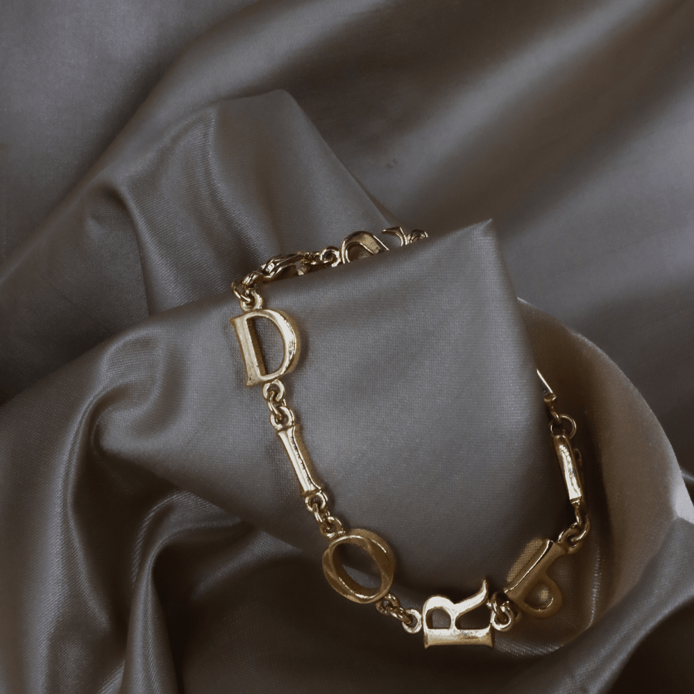 Christian Dior Logo字母手鏈（金色復古款）| 附原盒 未使用 - Vintasy手鏈
