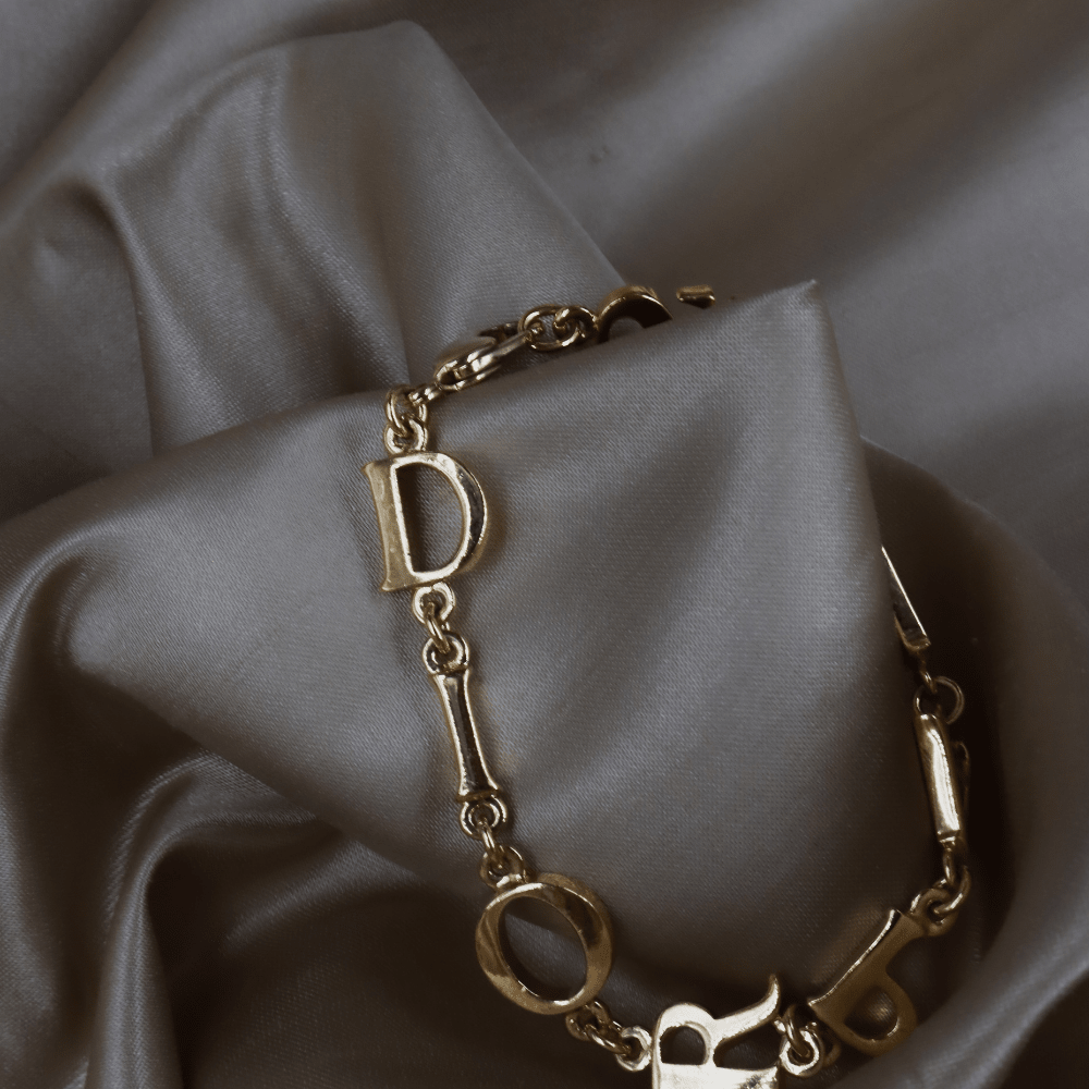 Christian Dior Logo字母手鏈（金色復古款）| 附原盒 未使用 - Vintasy手鏈