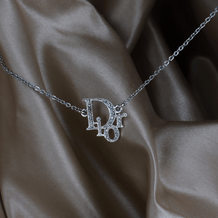 CHRISTIAN DIOR 疊字 Logo 閃石項鏈（銀色）｜未使用級美品 ｜｜VINTASY 中古美品 ｜ 香港最大型中古首飾收藏店｜ DIOR ｜ 項鏈