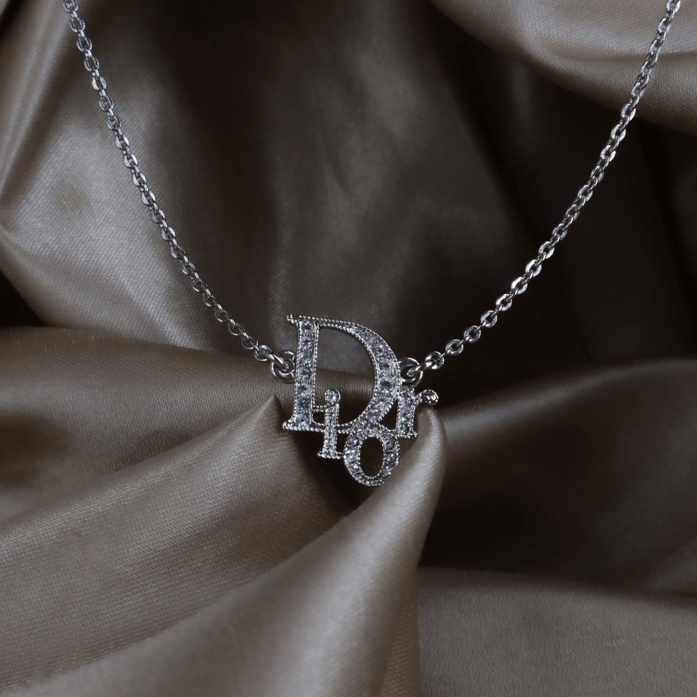 CHRISTIAN DIOR 水鑽 Logo 鎖骨鏈（銀色） ｜｜VINTASY 中古美品 ｜ 香港最大型中古首飾收藏店｜ DIOR ｜ 項鏈