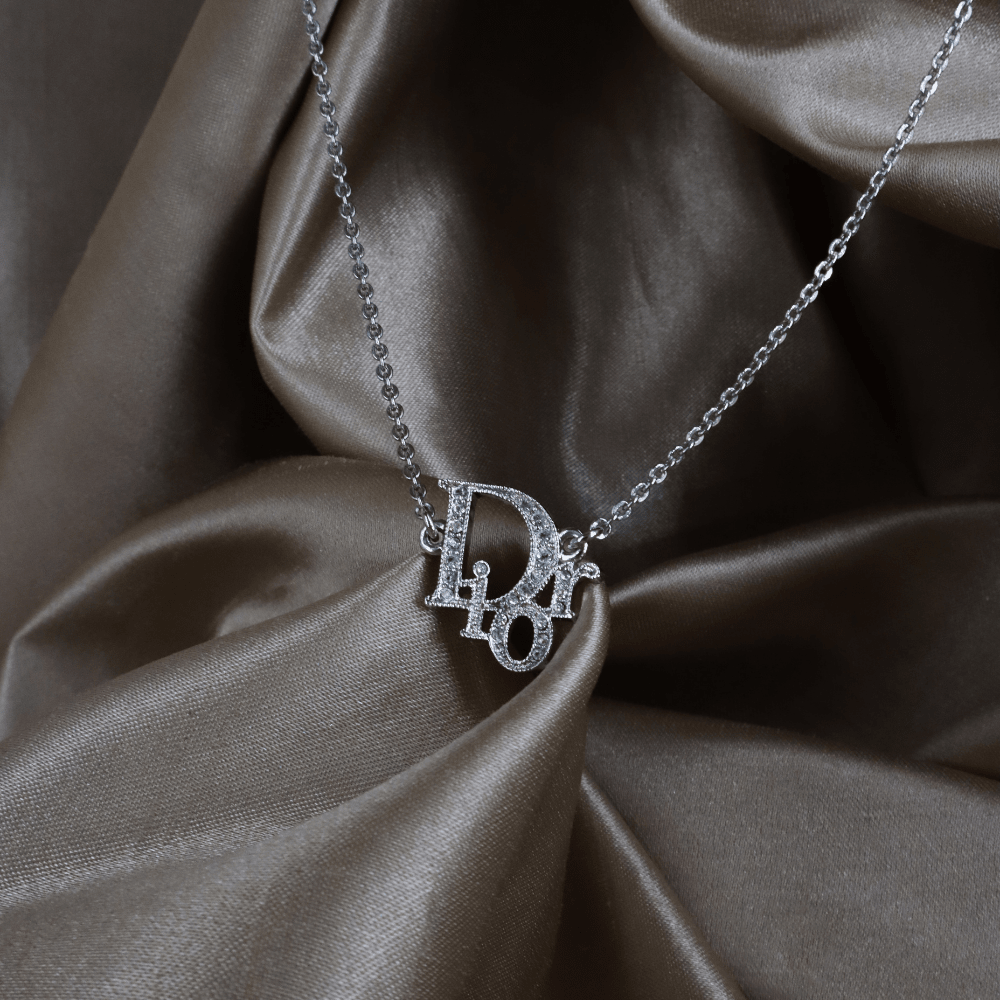 CHRISTIAN DIOR 水鑽 Logo 鎖骨鏈（銀色） ｜｜VINTASY 中古美品 ｜ 香港最大型中古首飾收藏店｜ DIOR ｜ 項鏈