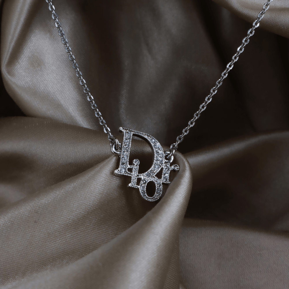 CHRISTIAN DIOR 水鑽 Logo 鎖骨鏈（銀色） ｜｜VINTASY 中古美品 ｜ 香港最大型中古首飾收藏店｜ DIOR ｜ 項鏈