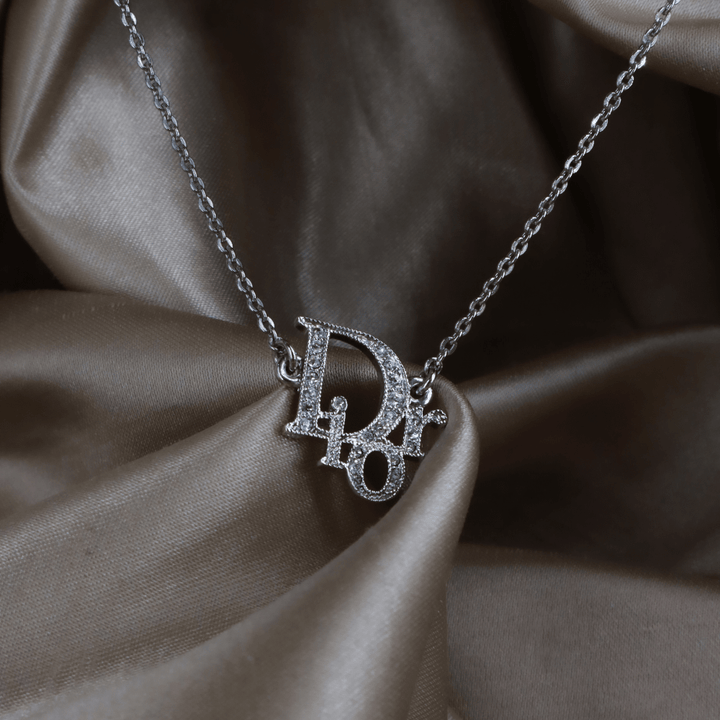 CHRISTIAN DIOR 水鑽 Logo 鎖骨鏈（銀色） ｜｜VINTASY 中古美品 ｜ 香港最大型中古首飾收藏店｜ DIOR ｜ 項鏈