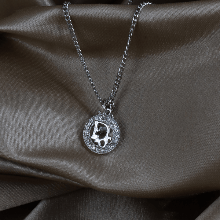 CHRISTIAN DIOR 銀色圓牌閃石Logo頸鏈｜四葉草幸運系列 - Vintasy項鏈