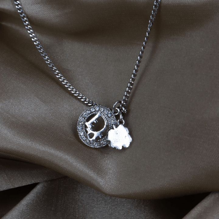 CHRISTIAN DIOR 銀色圓牌閃石Logo頸鏈｜四葉草幸運系列 - Vintasy項鏈