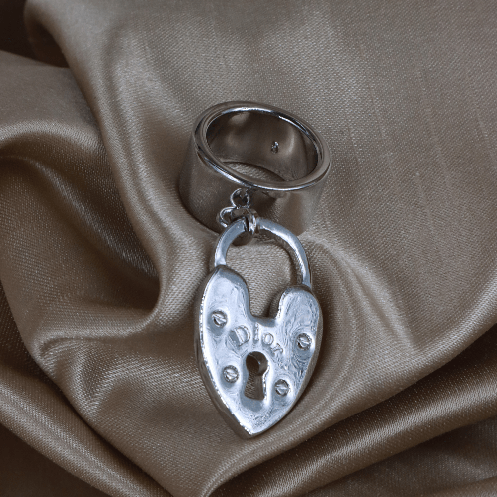 CHRISTIAN DIOR 鎖頭吊飾戒指｜PUNK - Vintasy