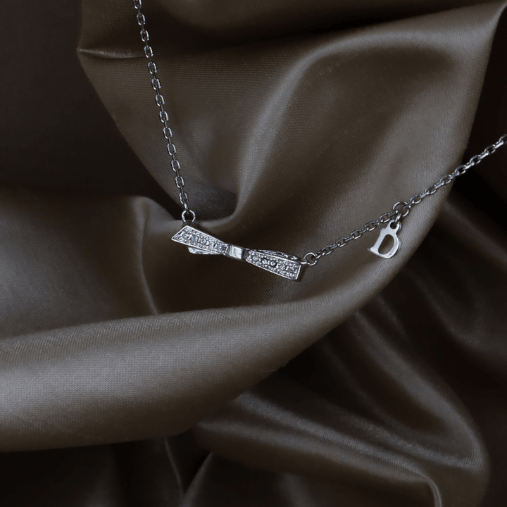 CHRISTIAN DIOR Ribbon Crystal Necklace - Vintasy項鏈
