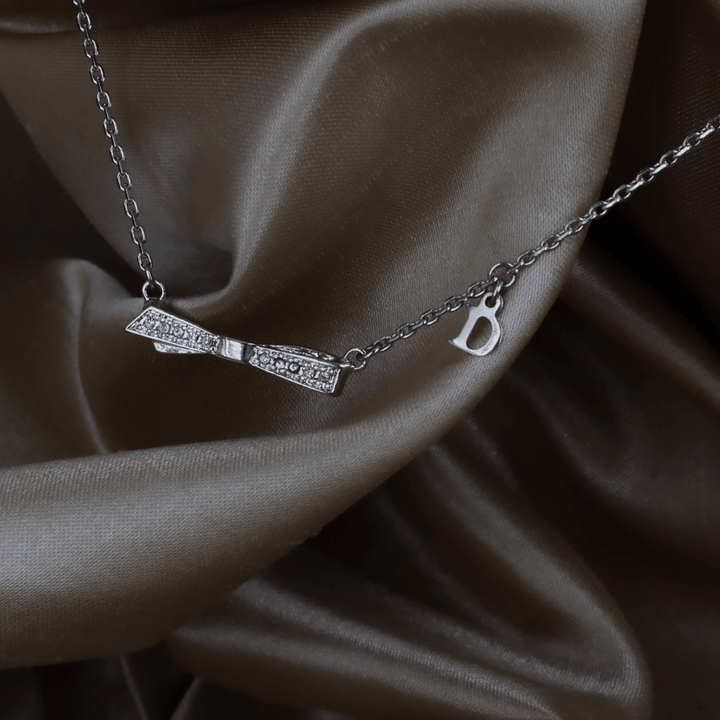 CHRISTIAN DIOR Ribbon Crystal Necklace - Vintasy項鏈