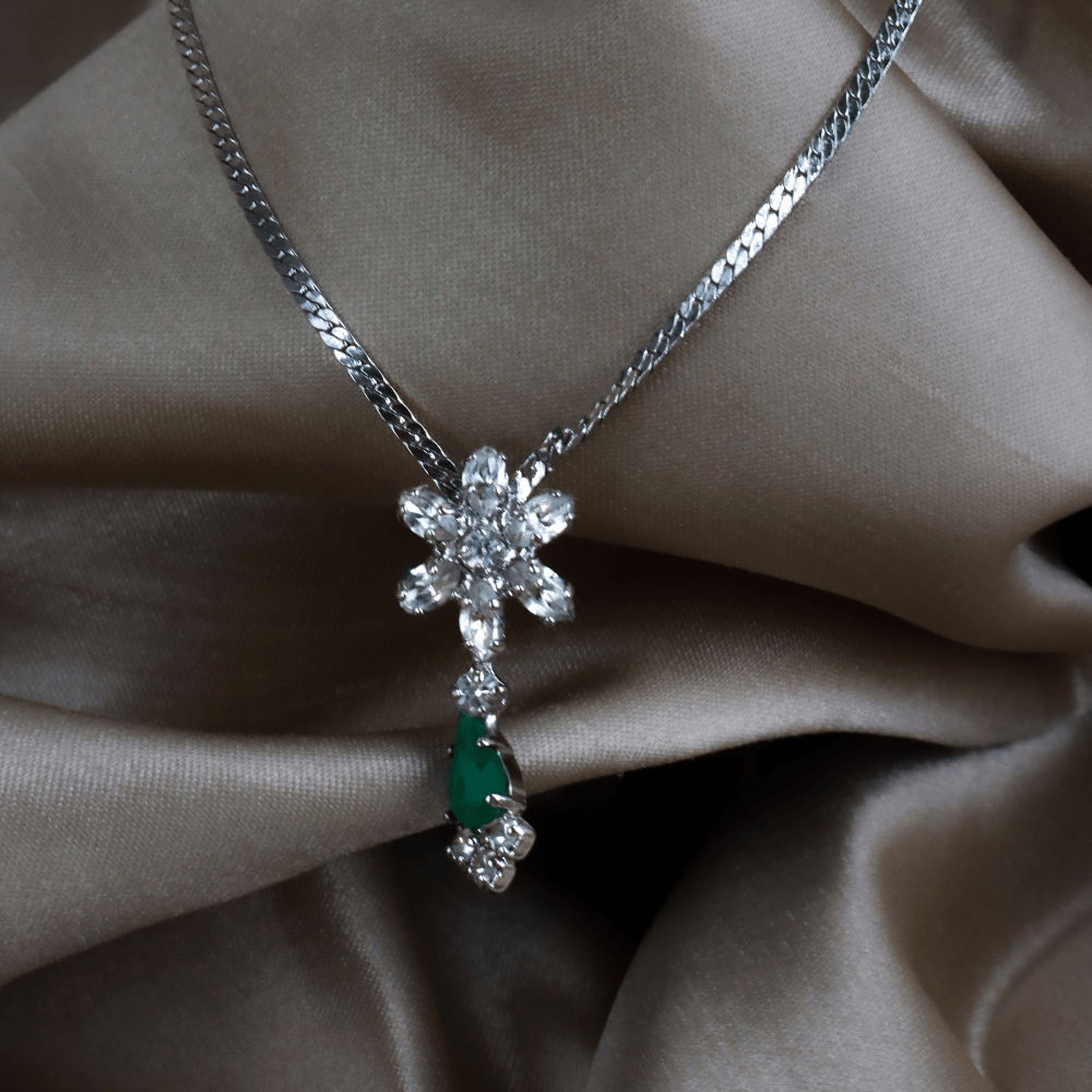 CHRISTIAN DIOR 雪花水鑽拼祖母綠吊墜頸鏈 - Vintasy項鏈