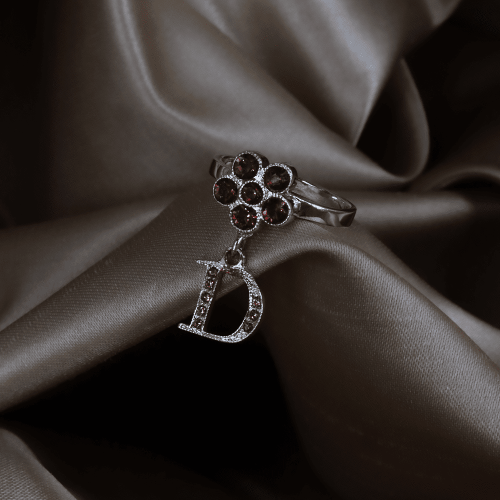 CHRISTIAN DIOR 花朵造型閃石戒指 - Vintasy手鏈