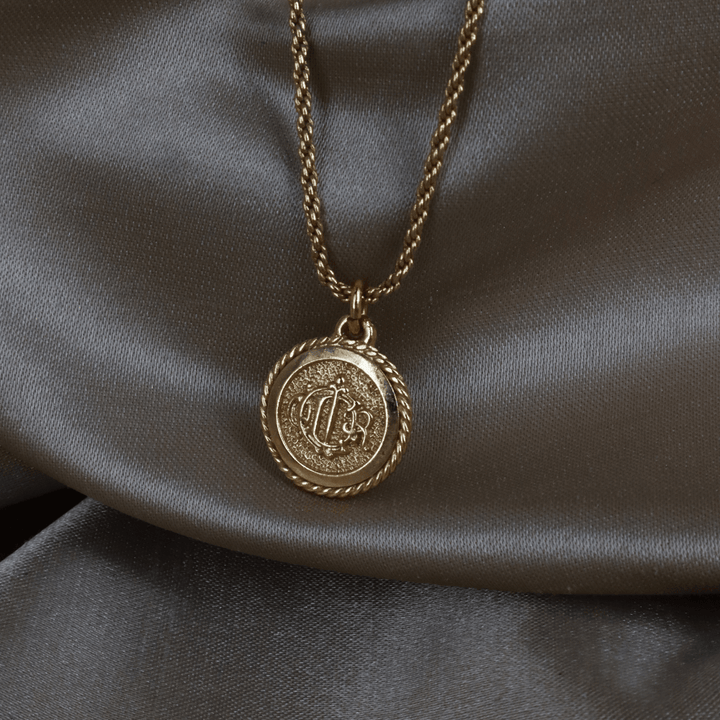 CHRISTIAN DIOR 圓形馬車標誌繩紋邊項鏈 - Vintasy