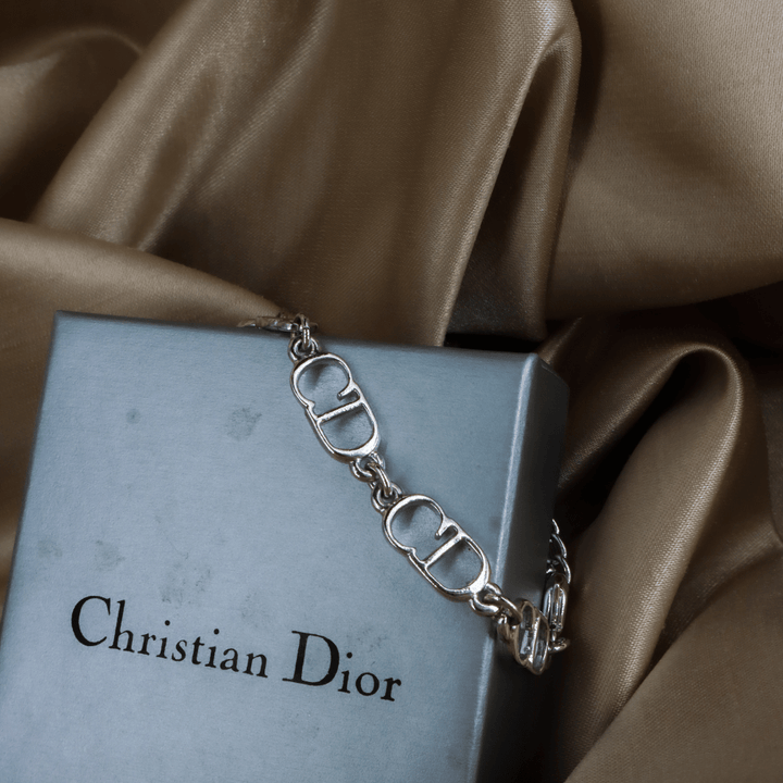 CHRISTIAN DIOR 銀色鏤空字母鏈環手鏈 ｜未使用品連原盒 - Vintasy手鏈