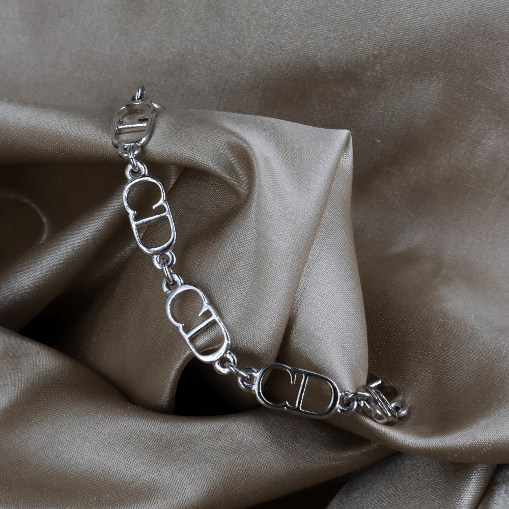 CHRISTIAN DIOR 銀色鏤空字母鏈環手鏈 ｜未使用品連原盒 - Vintasy手鏈