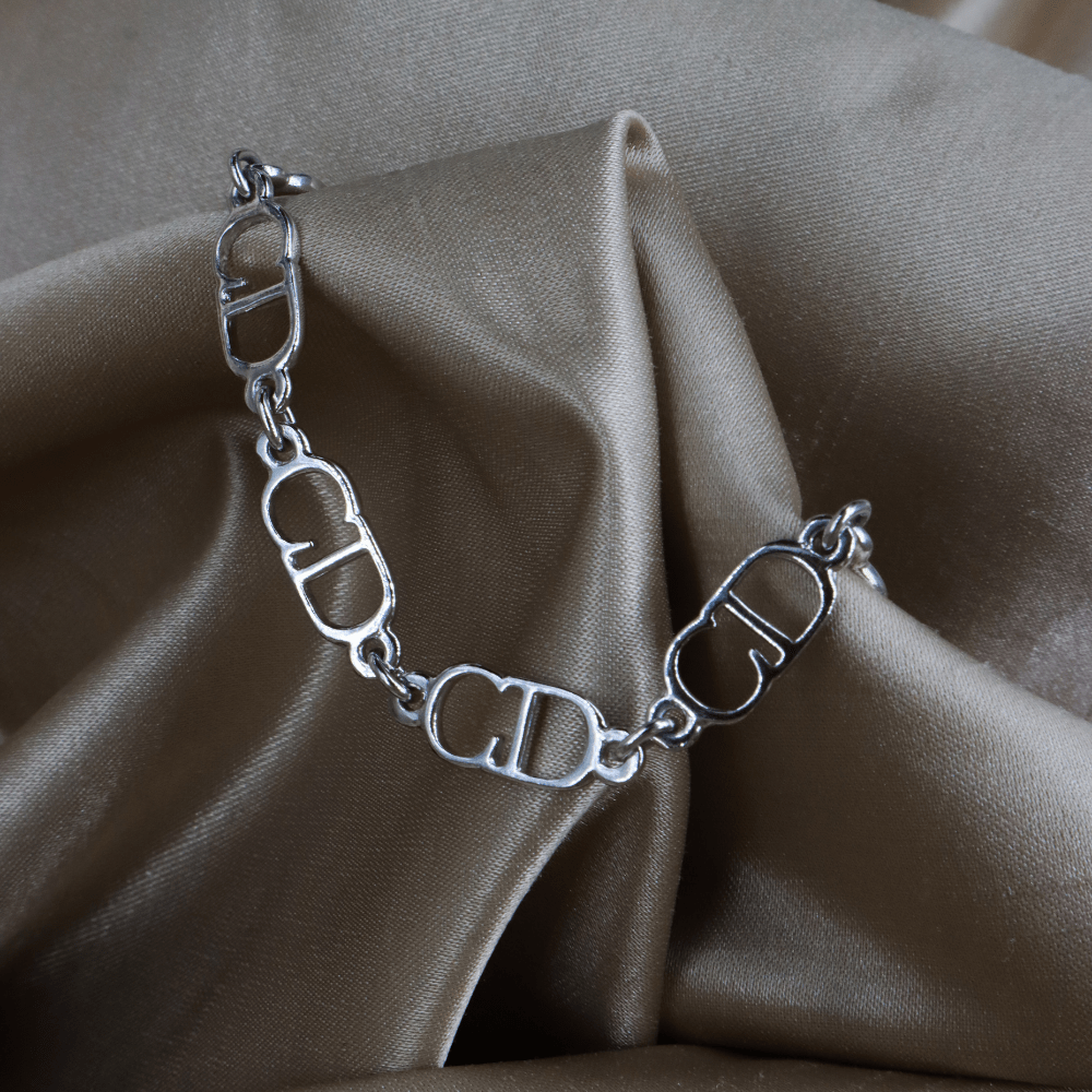 CHRISTIAN DIOR 銀色鏤空字母鏈環手鏈 ｜未使用品連原盒 - Vintasy手鏈