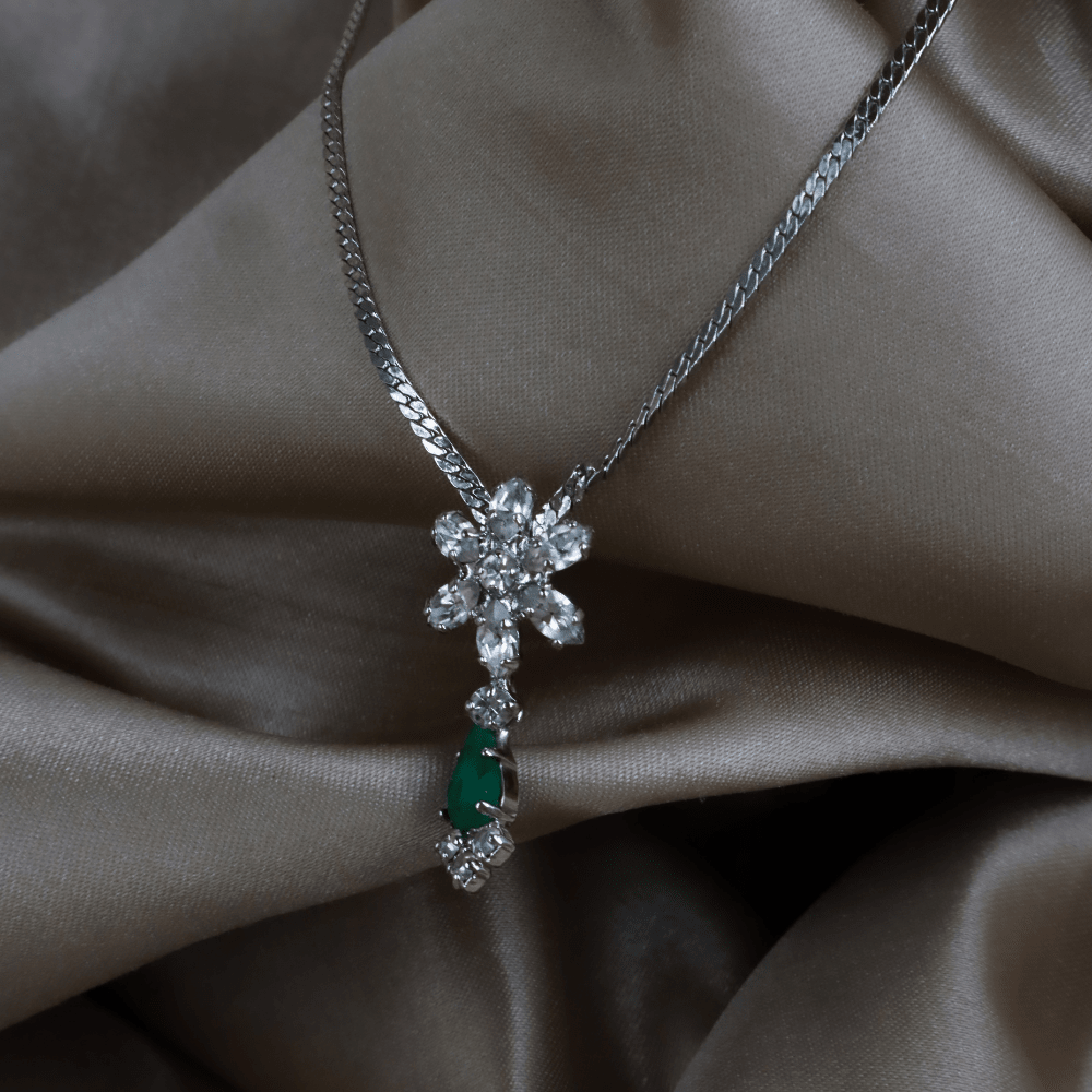 CHRISTIAN DIOR 雪花水鑽拼祖母綠吊墜頸鏈 - Vintasy項鏈