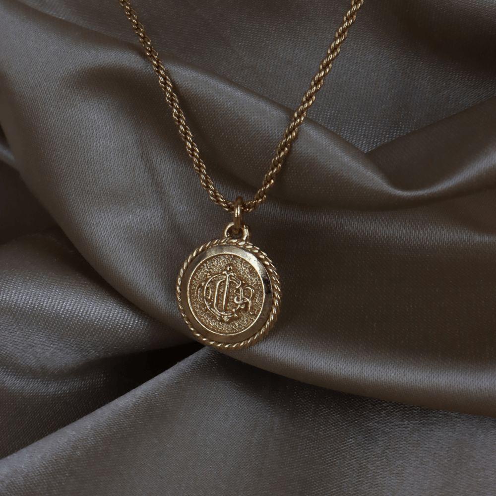 CHRISTIAN DIOR 圓形馬車標誌繩紋邊項鏈 - Vintasy