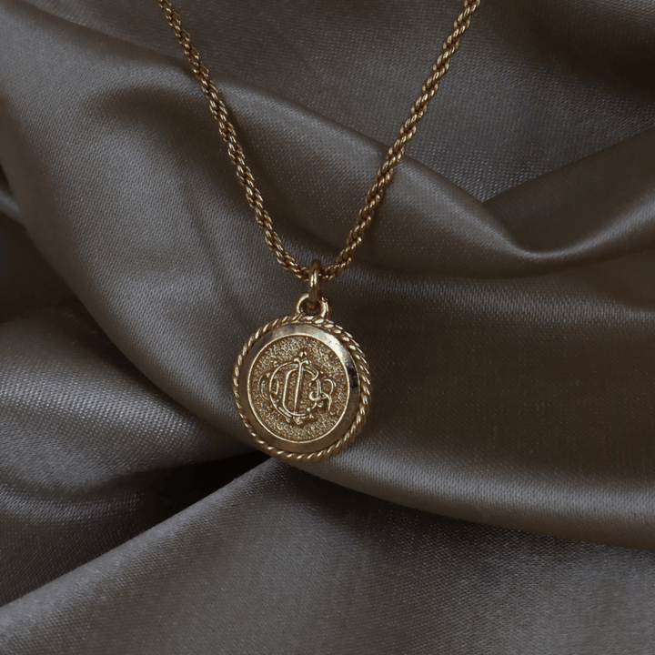 CHRISTIAN DIOR 圓形馬車標誌繩紋邊項鏈 - Vintasy