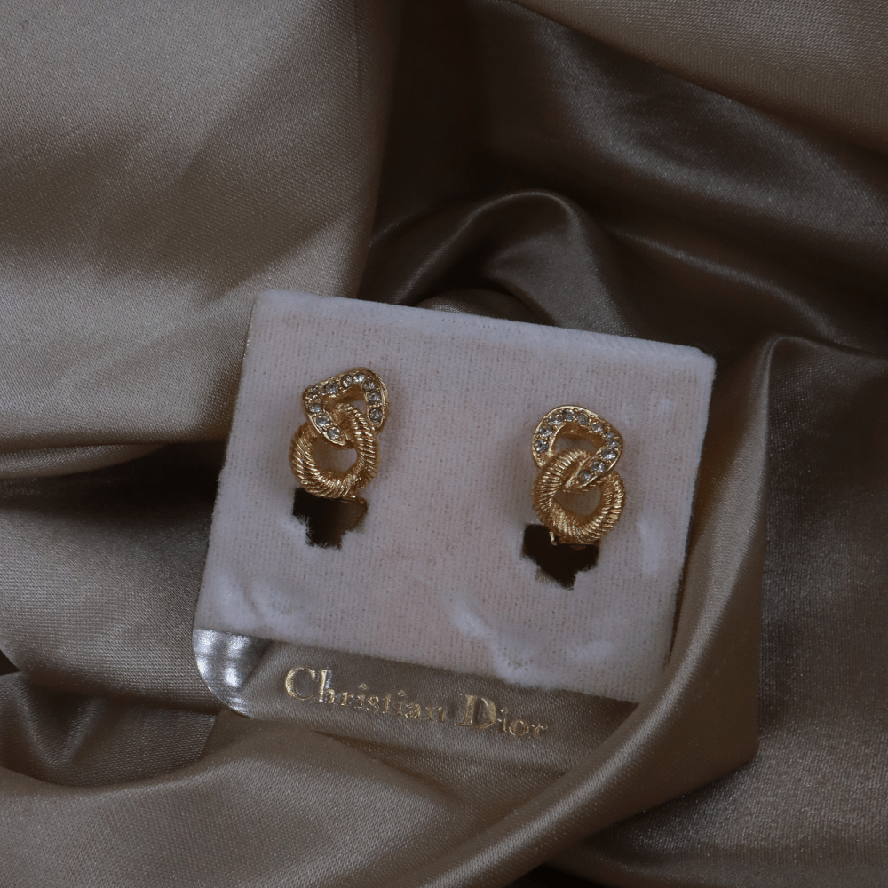 CHRISTIAN DIOR 金緞結環密鑲閃石耳夾 | 典雅時尚款式 - Vintasy