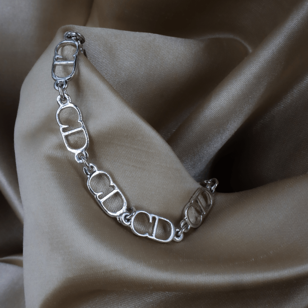 CHRISTIAN DIOR 銀色鏤空字母鏈環手鏈 ｜未使用品連原盒 - Vintasy手鏈