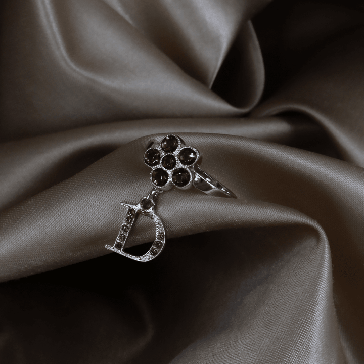 CHRISTIAN DIOR 花朵造型閃石戒指 - Vintasy手鏈