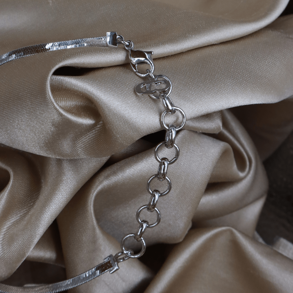 CHRISTIAN DIOR 蝴蝶結吊墜手鏈 - Vintasy項鏈