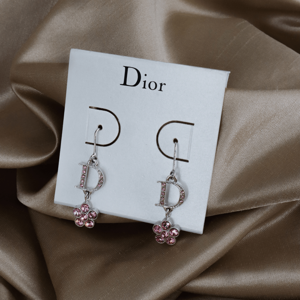 CHRISTIAN DIOR 字母花朵垂墜耳環（銀色粉晶款） - Vintasy項鏈