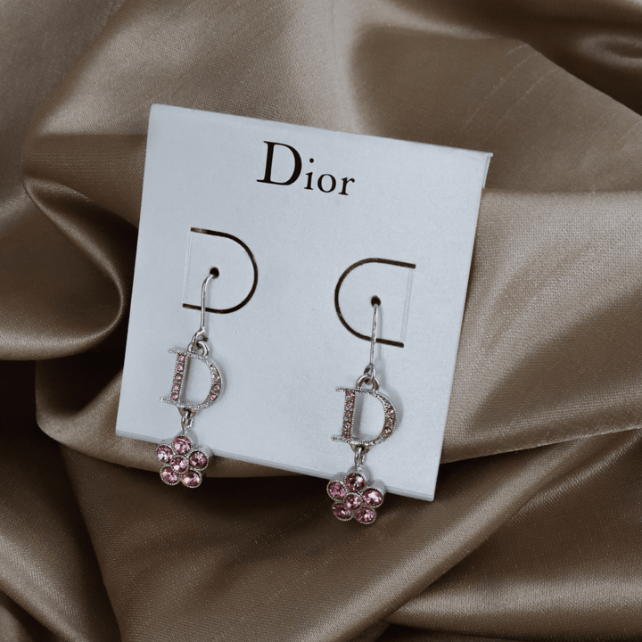 CHRISTIAN DIOR 字母花朵垂墜耳環（銀色粉晶款） - Vintasy項鏈