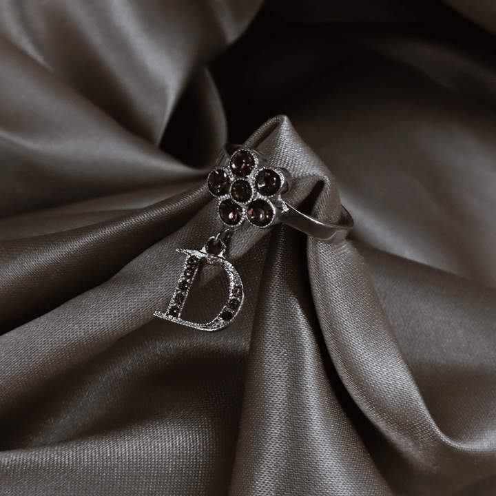 CHRISTIAN DIOR 花朵造型閃石戒指 - Vintasy手鏈