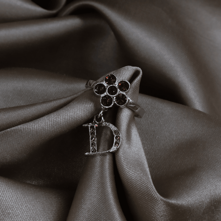 CHRISTIAN DIOR 花朵造型閃石戒指 - Vintasy手鏈