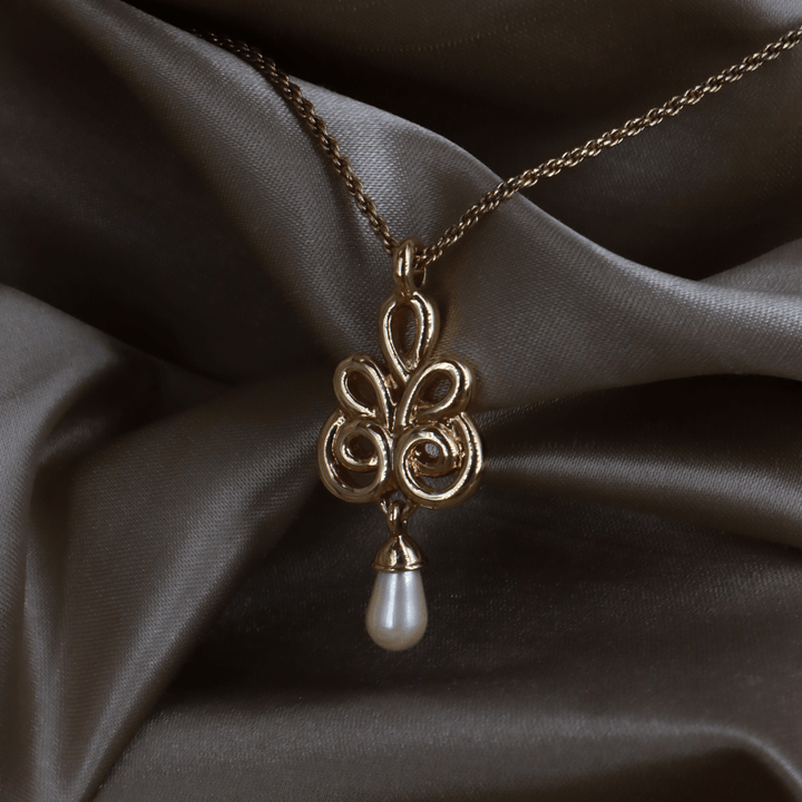 CHRISTIAN DIOR 復古金緞花絲珍珠水滴吊墜頸鏈 - Vintasy