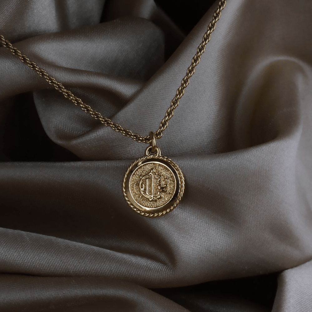 CHRISTIAN DIOR 圓形馬車標誌繩紋邊項鏈 - Vintasy